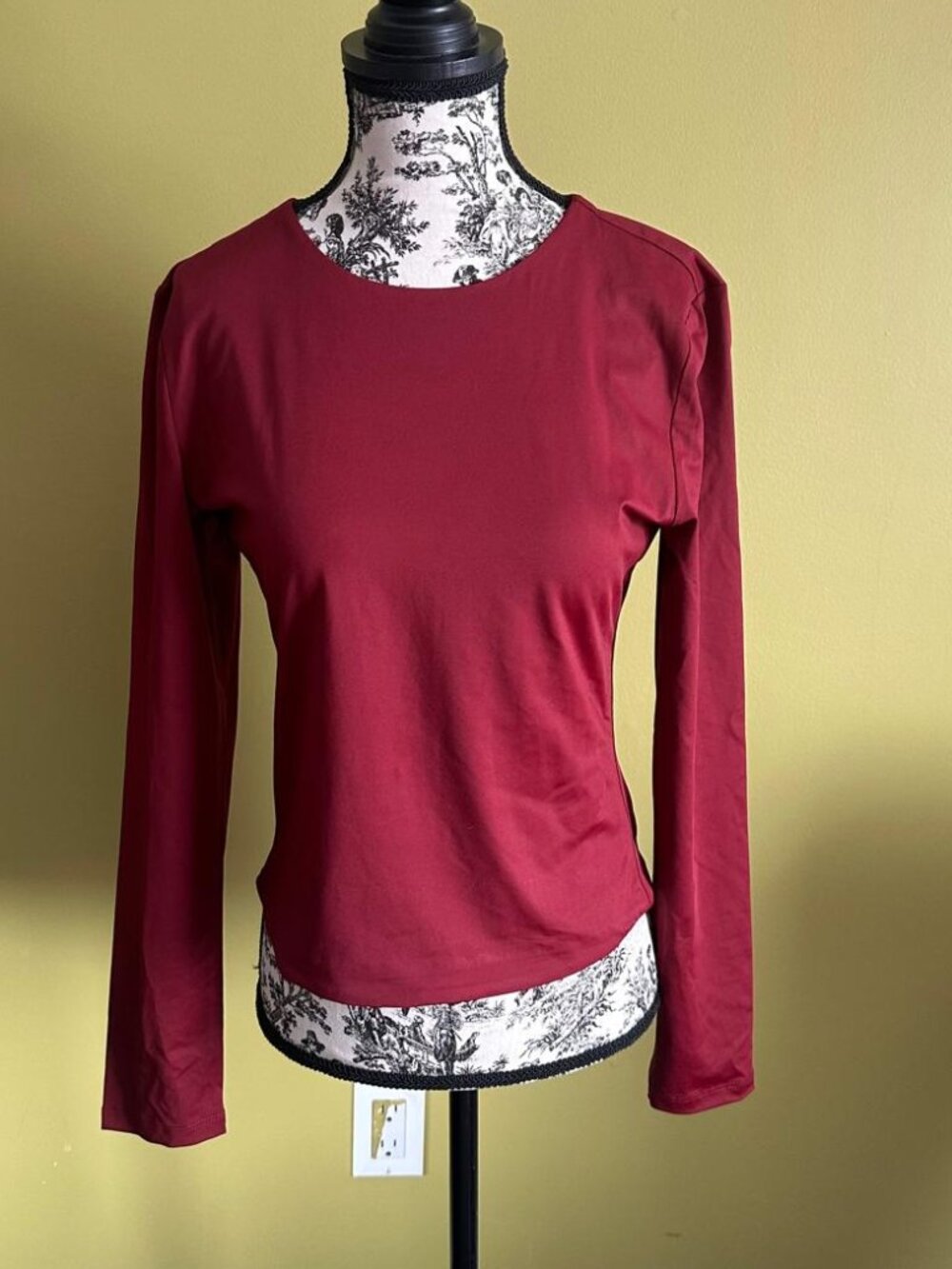 2/$20 EMMERSON LANG LONG SLEEVE NWOT